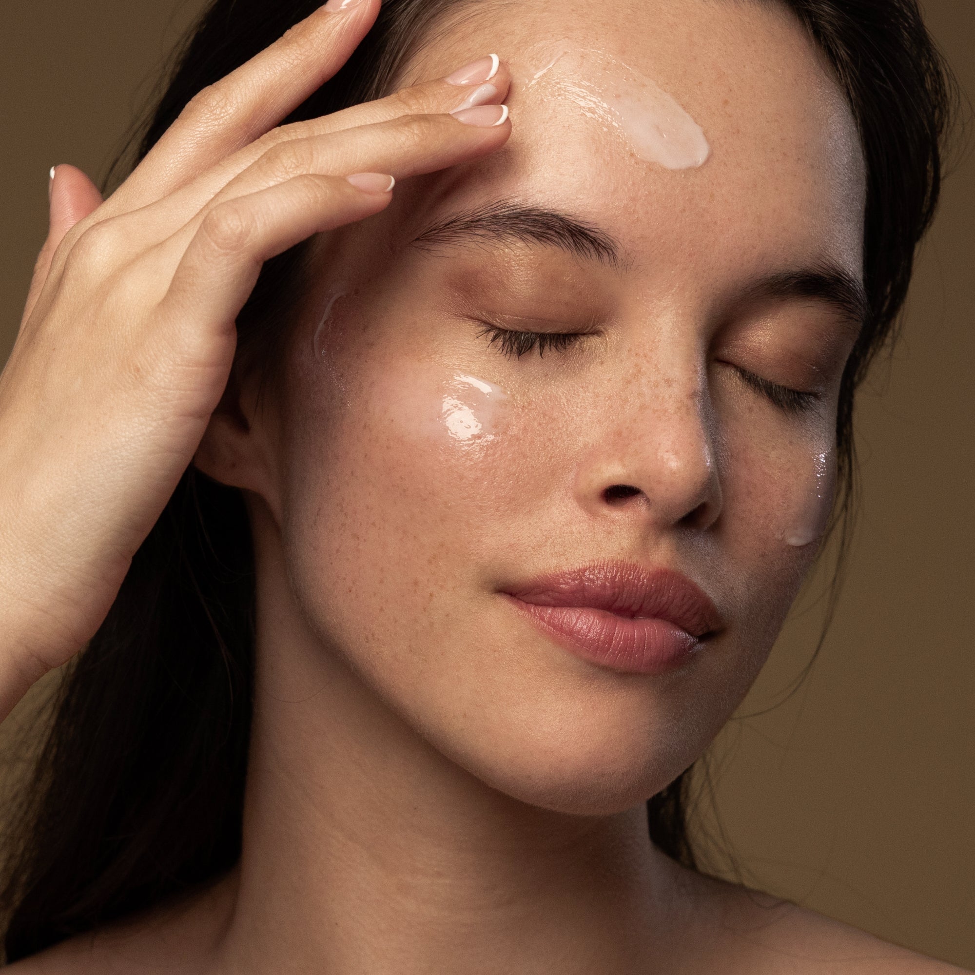 Model Applying Culture Cream